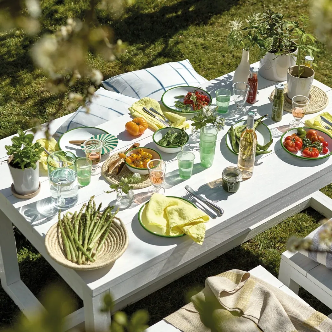 Daylesford Organic Farley 6/8 Seat Dining Table